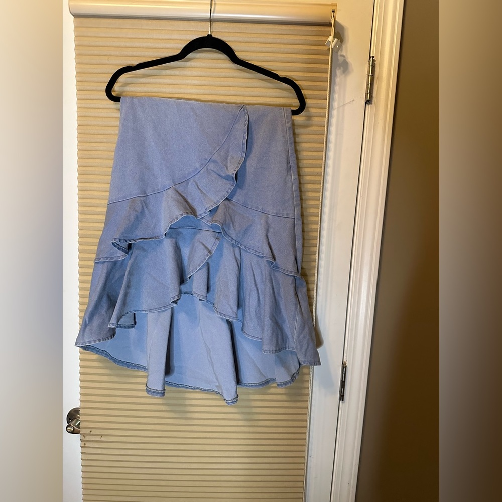 Ruffled skirt